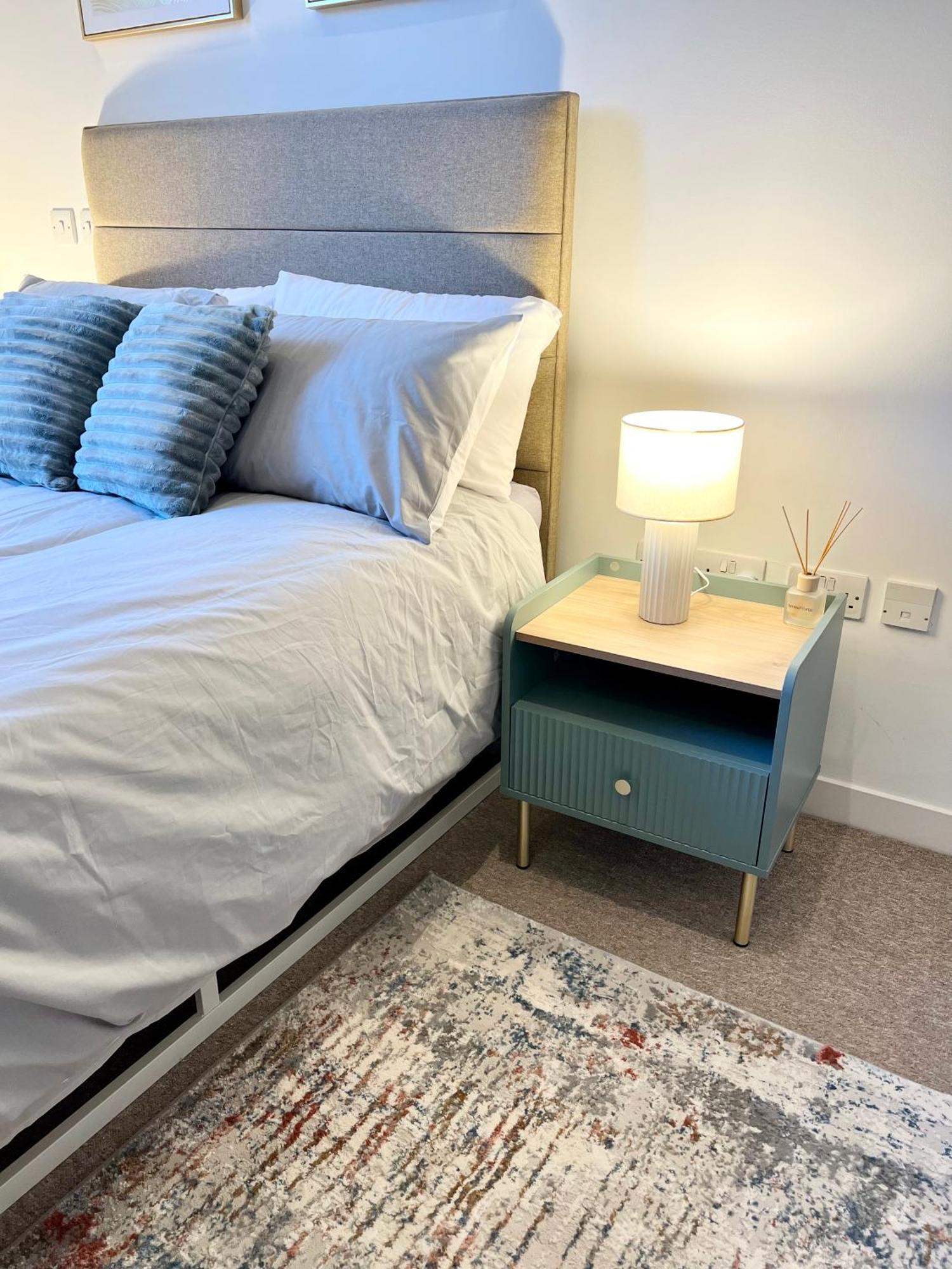 Luxury With Super Fast Wifi Gated Development Apartment *