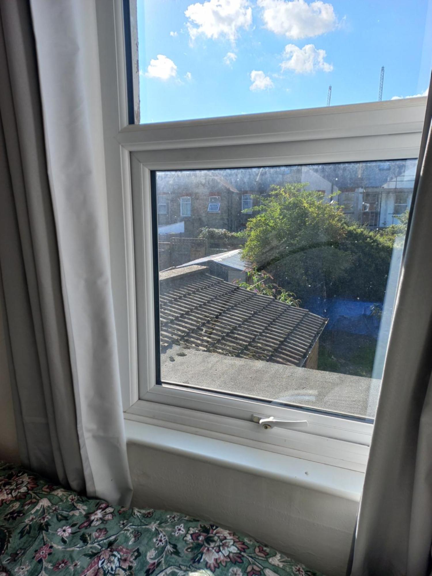Guest house Single Ensuite *