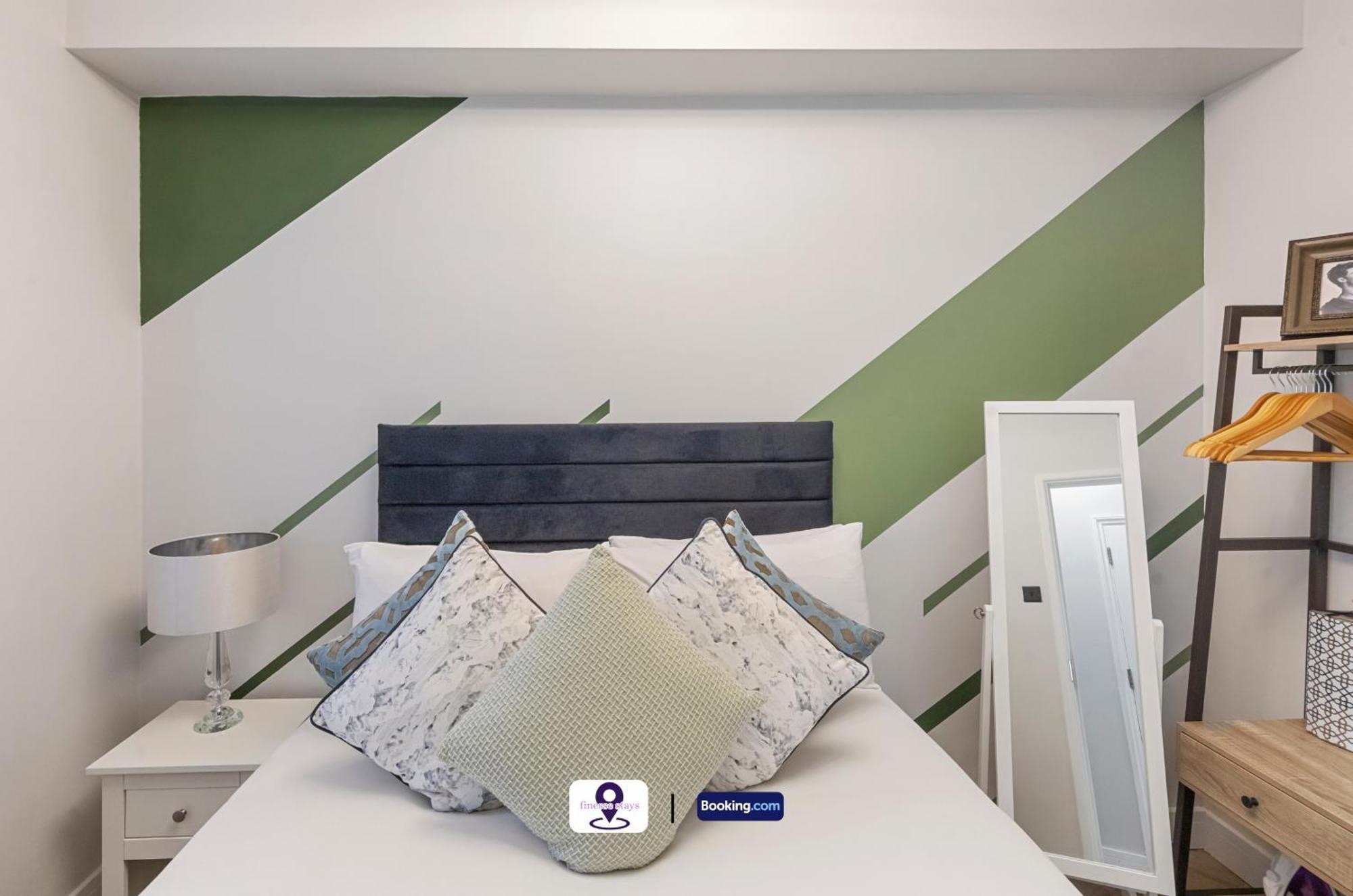 Last-minute Grabs ! Limited Time L Exclusive On 2 Bedroom, High Spec Luxury Flat By Finesse Short Lets & Serviced With Free Wifi