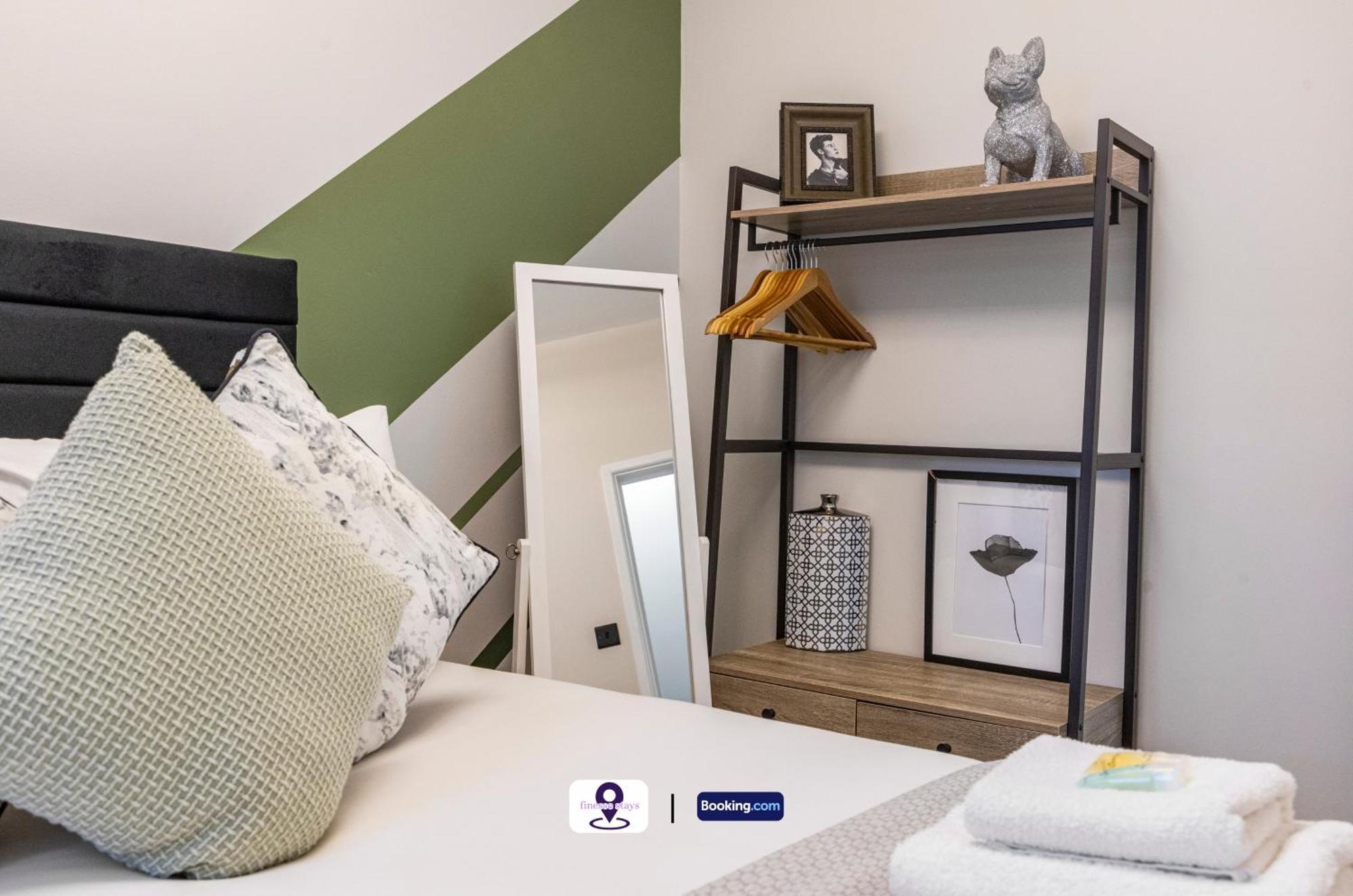 Last-minute Grabs ! Limited Time L Exclusive On 2 Bedroom, High Spec Luxury Flat By Finesse Short Lets & Serviced With Free Wifi *