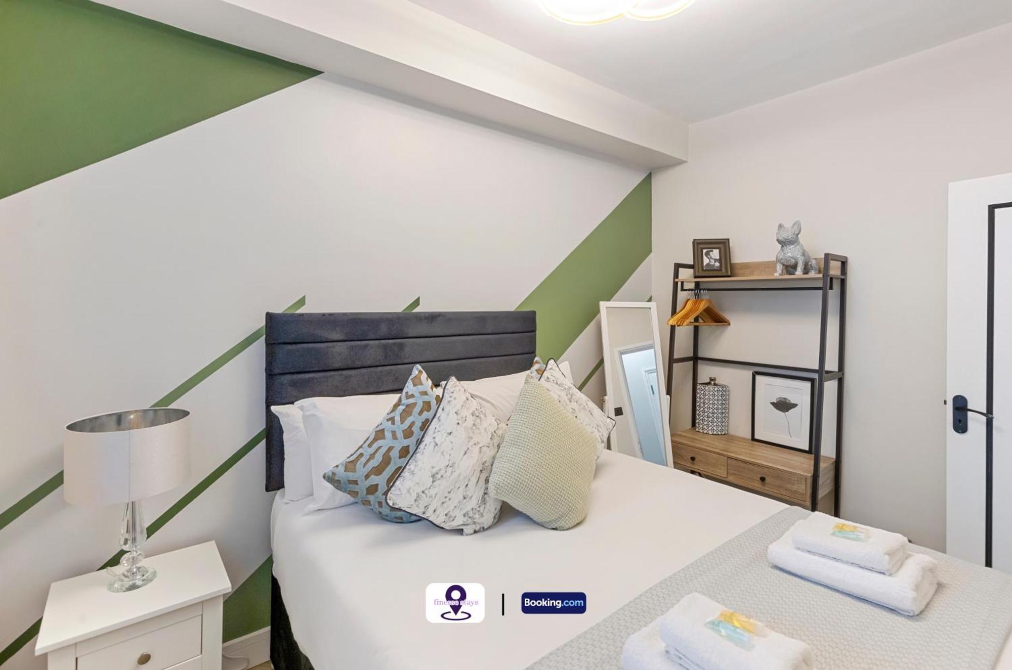 Last-minute Grabs ! Limited Time L Exclusive On 2 Bedroom, High Spec Luxury Flat By Finesse Short Lets & Serviced With Free Wifi *