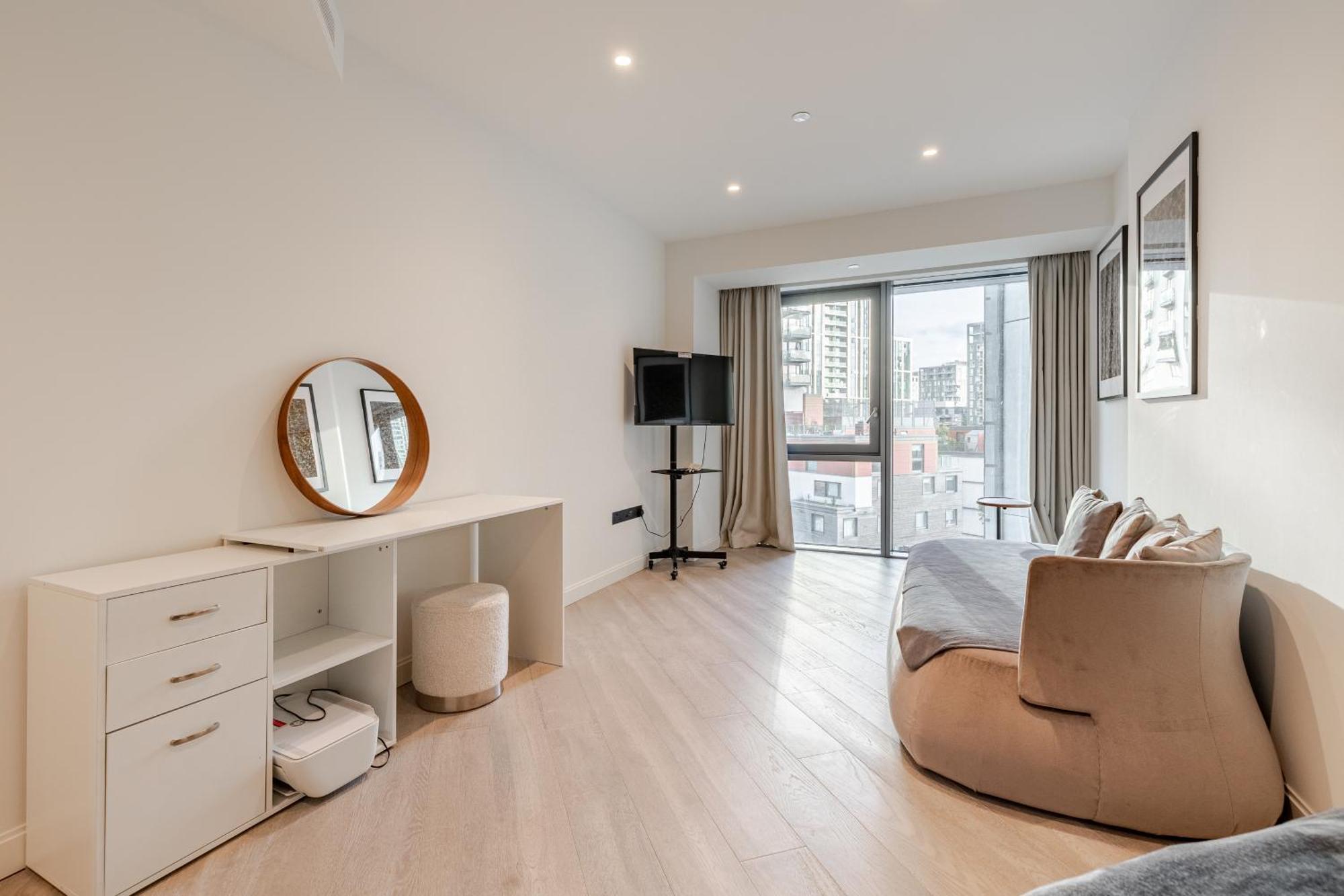 The Percy's Living Canary Wharf * London