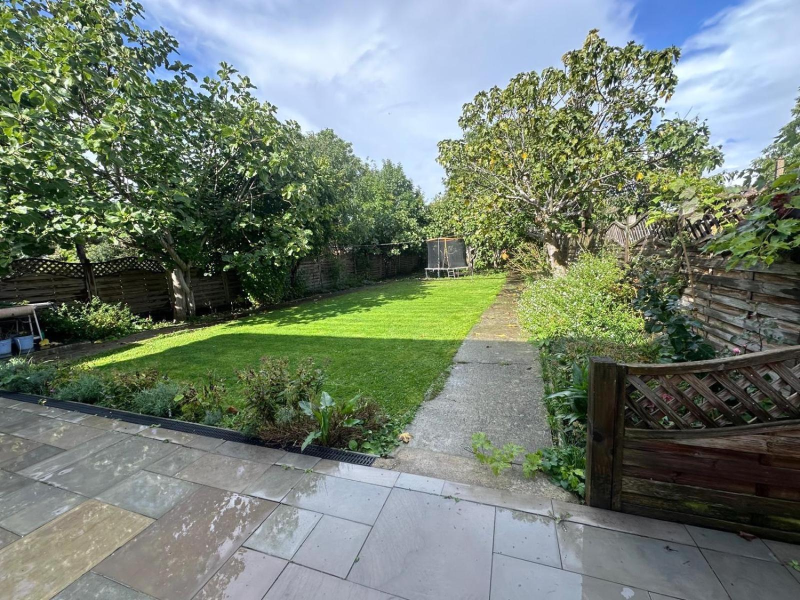 Luxurious Living 4 Bedroom Holiday home *