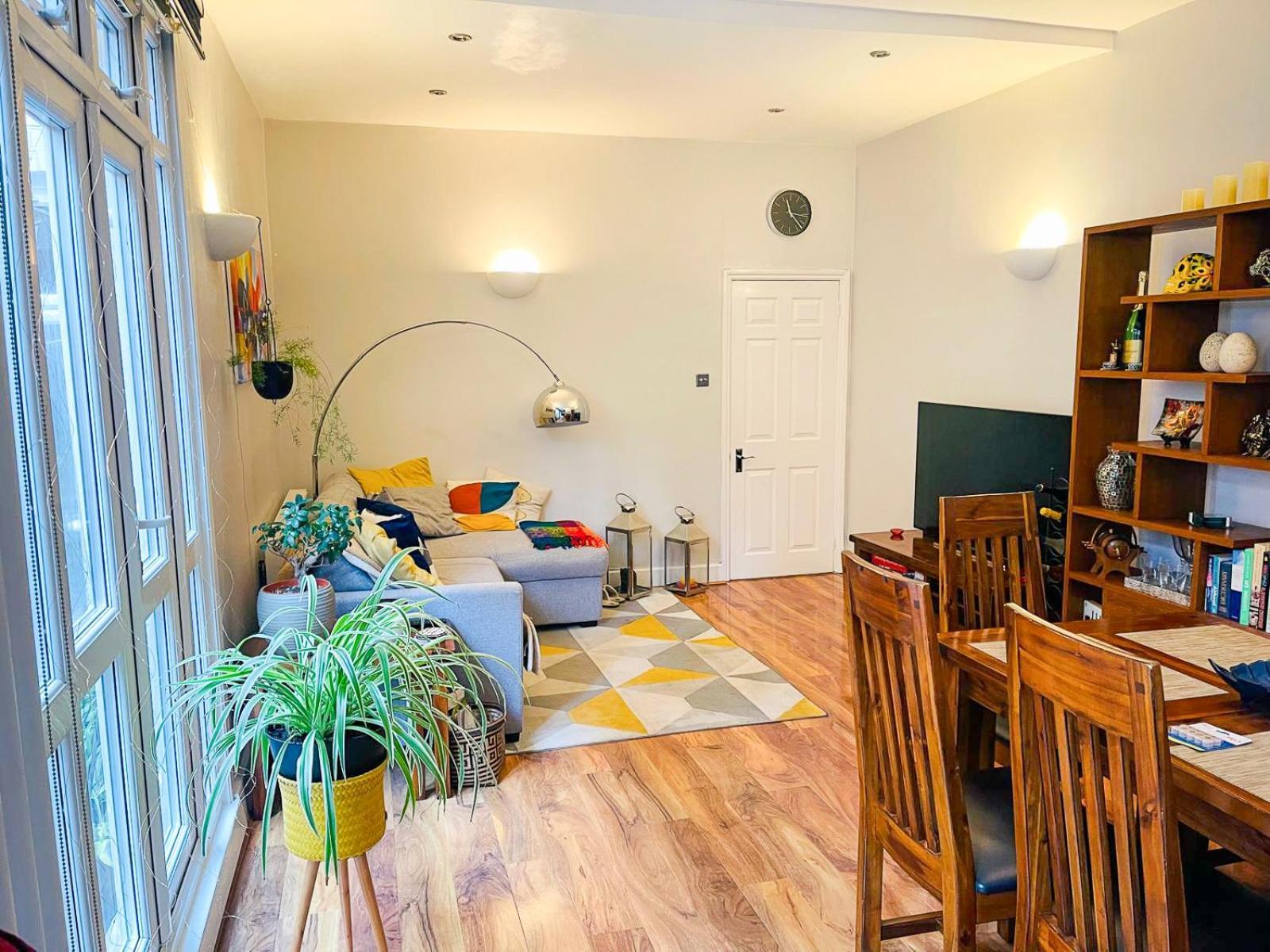The Cozy Lambeth Guest house *