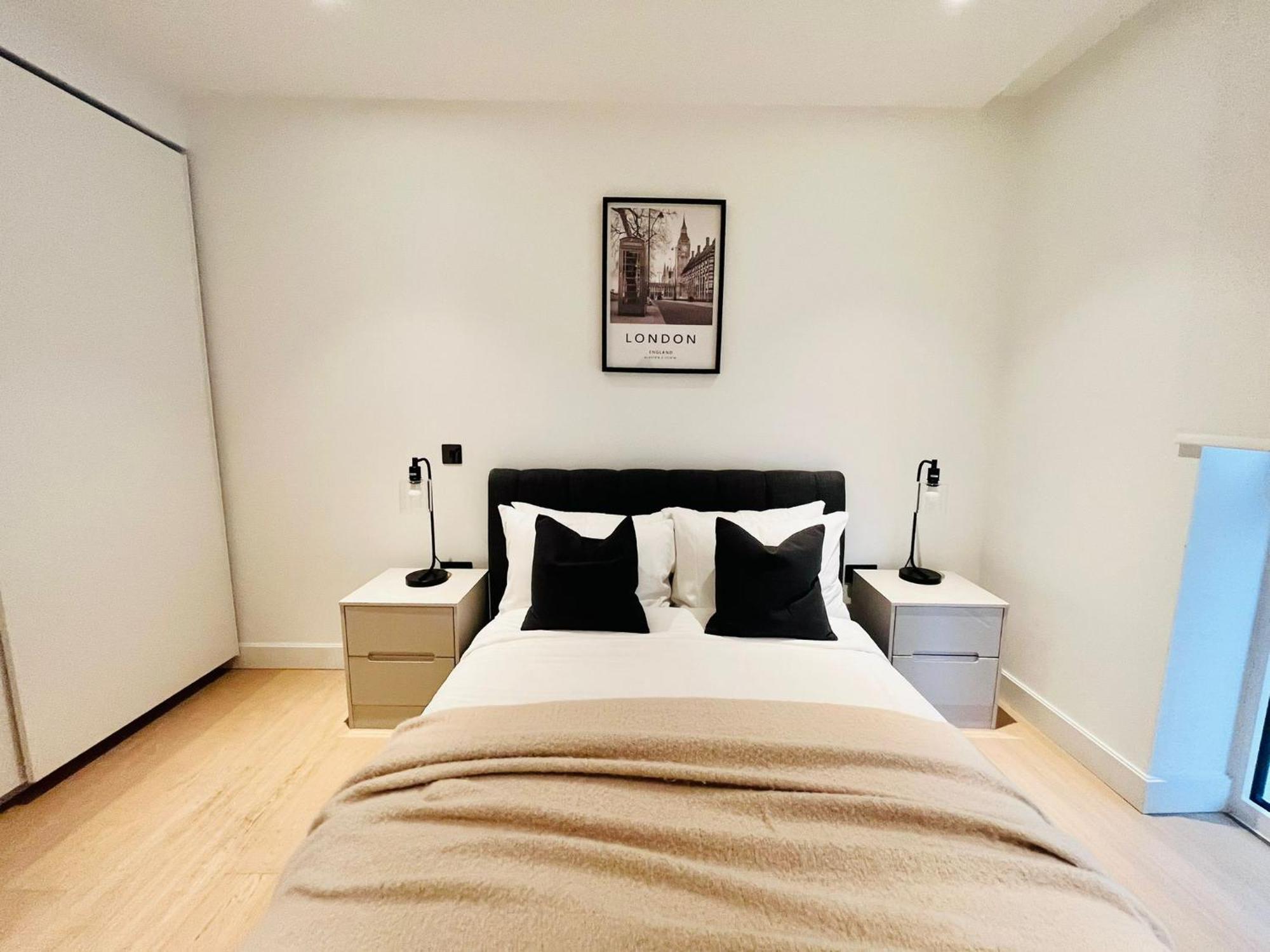 Apartment Luxury 2-bed 2-bath -white Living -steps To Tube London