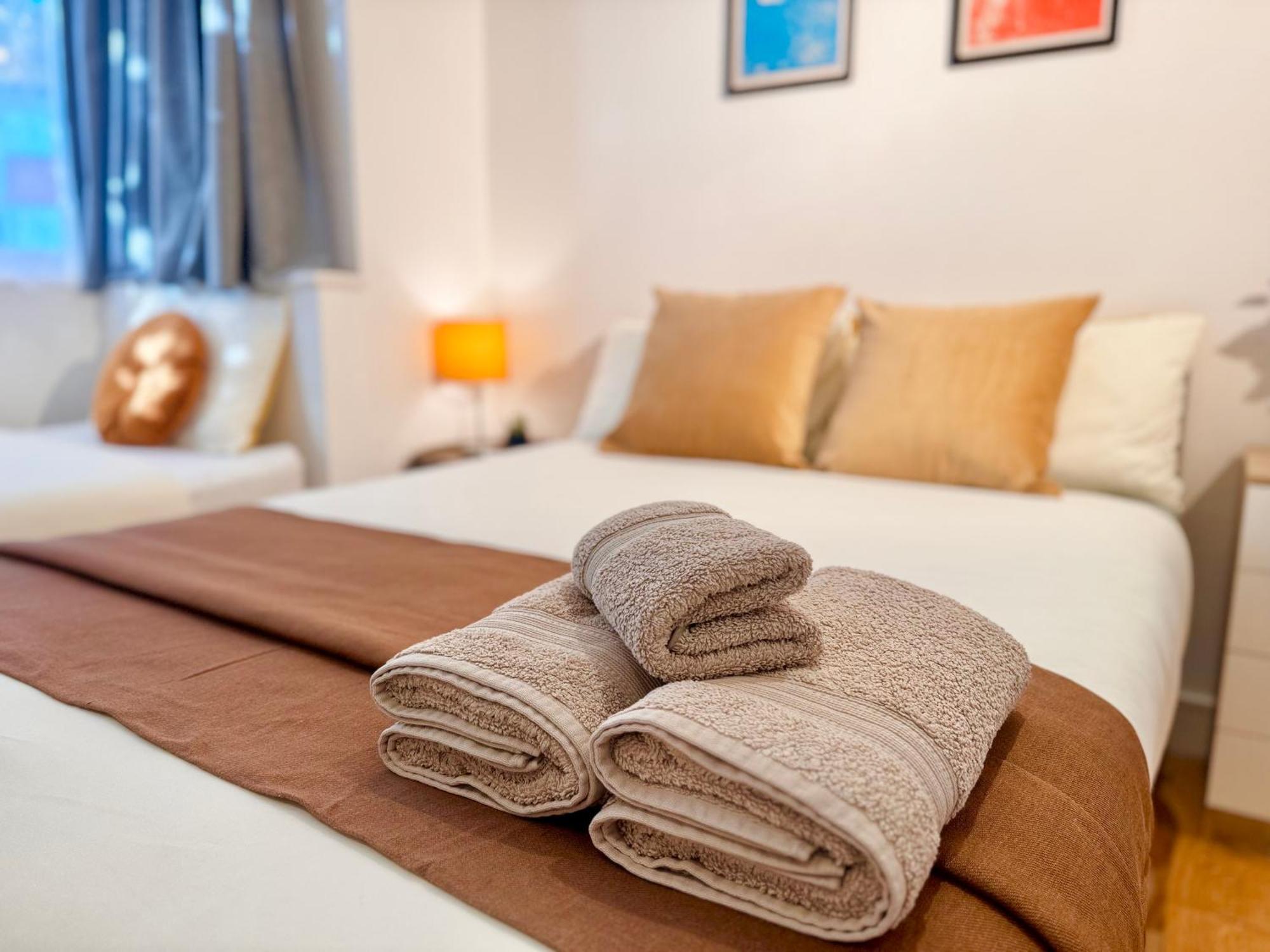 En-suites With Free Parking 30min To