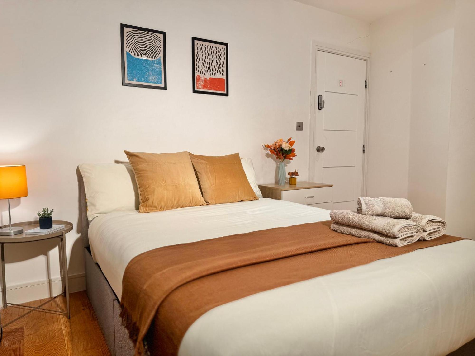 Casa de hóspedes En-suites With Free Parking 30min To