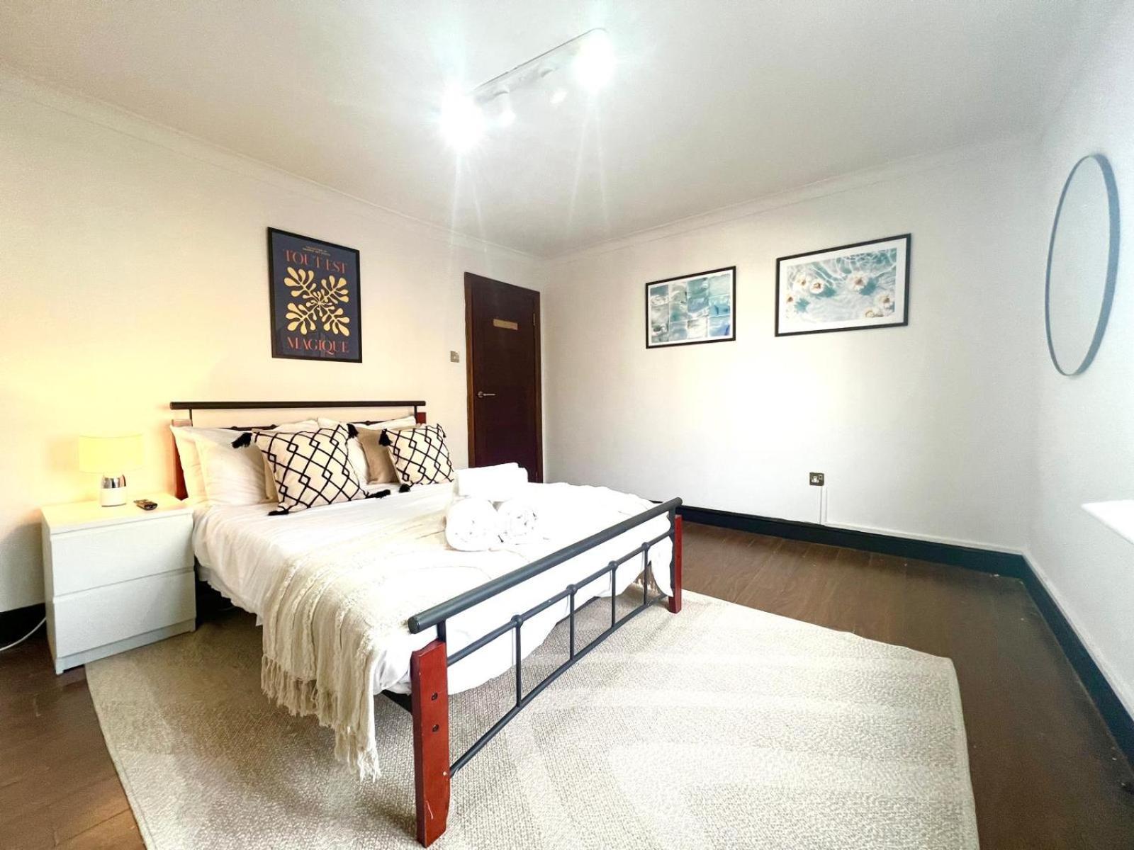 2 Bed Apartment- Camden Town * Londres