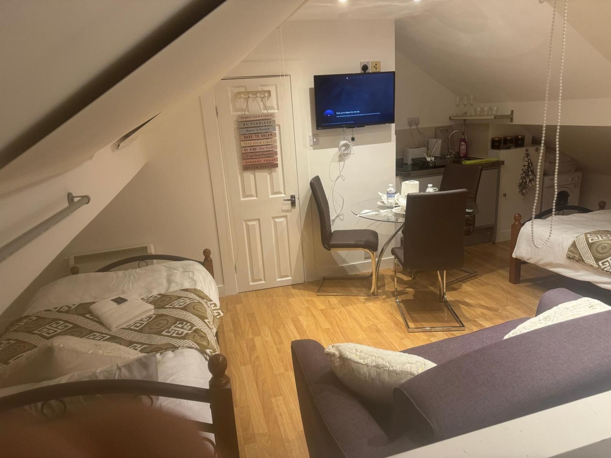 Flat Close To Apartment London
