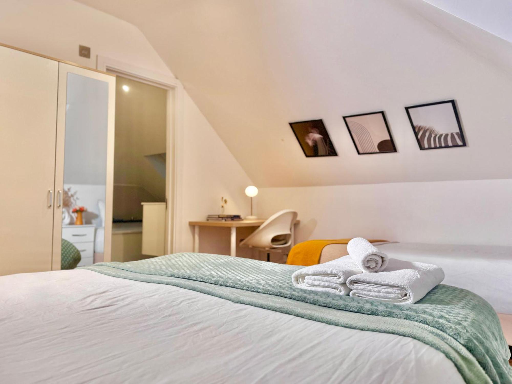 Casa de hóspedes En-suites With Free Parking 30min To