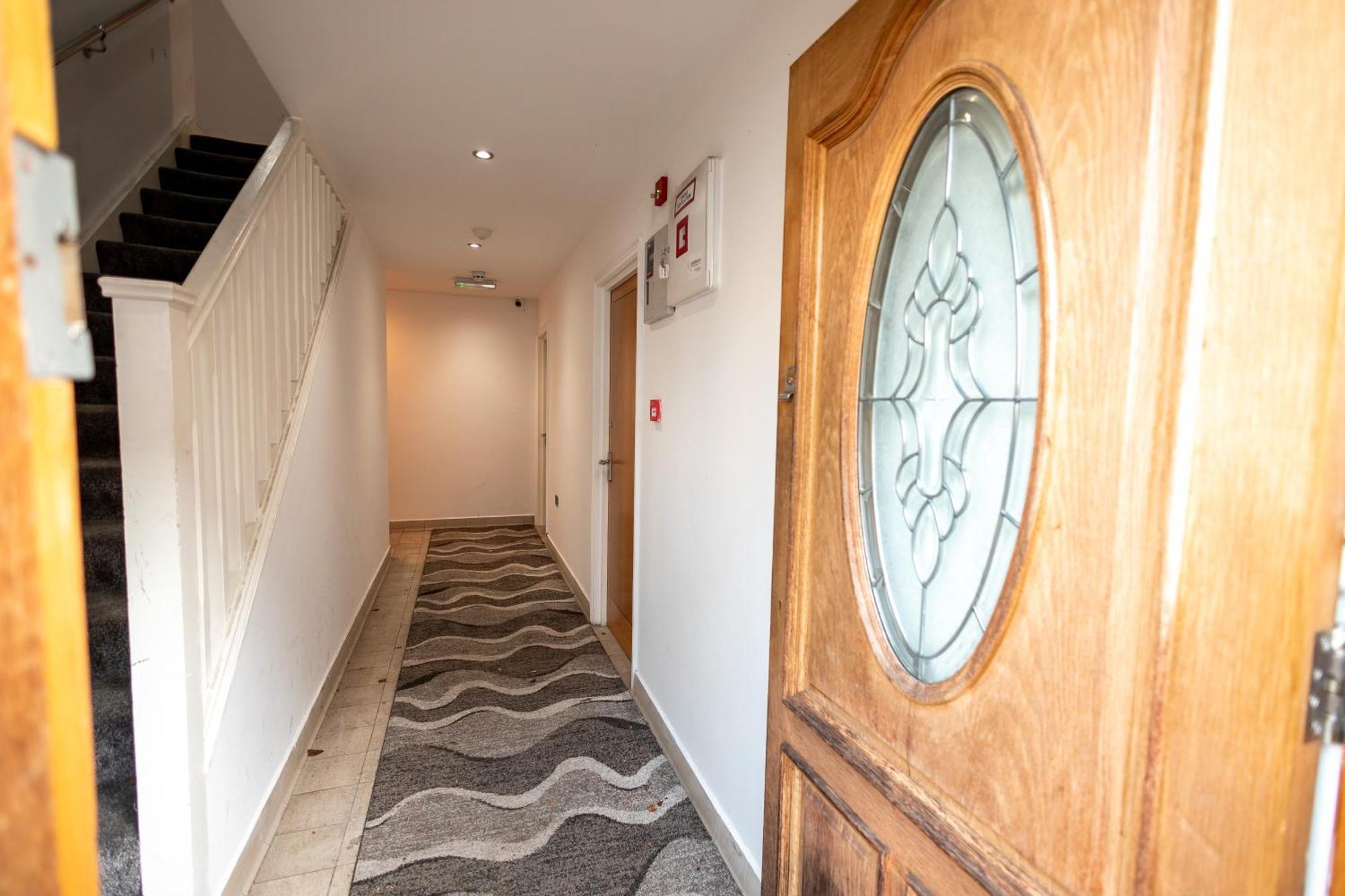 Flat In Stepney-limehouse - *