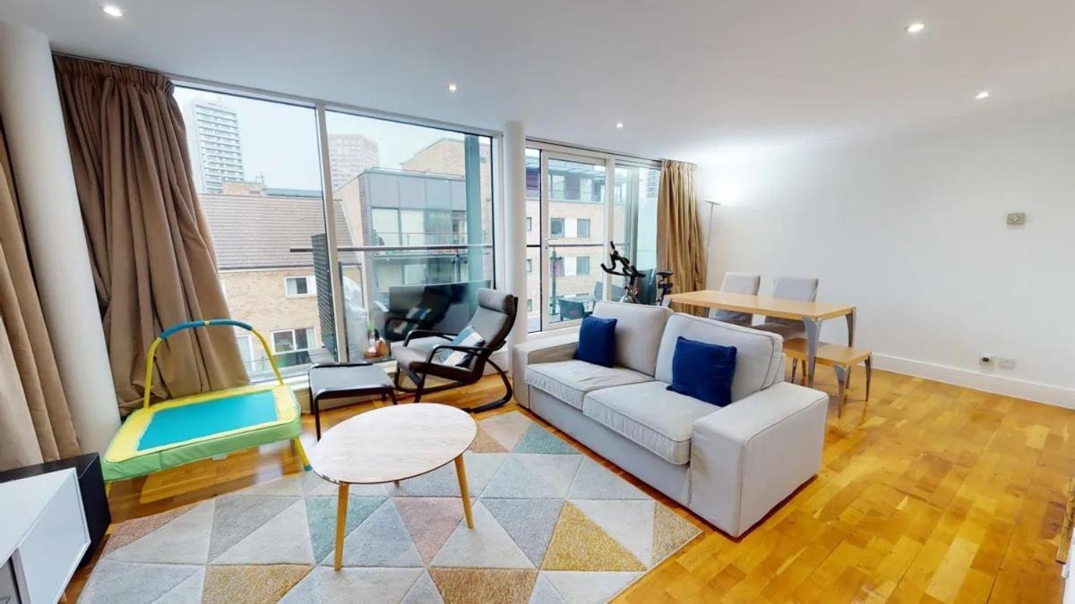 Londwell, Canary Wharf Loft With Panoramic Balcony * London