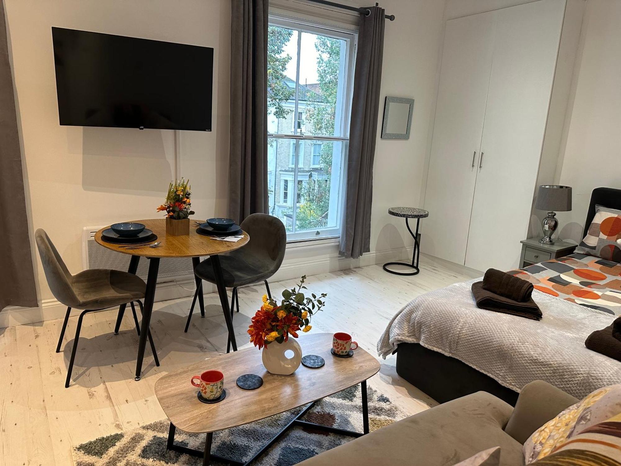 Apartment Stylish Escape In West