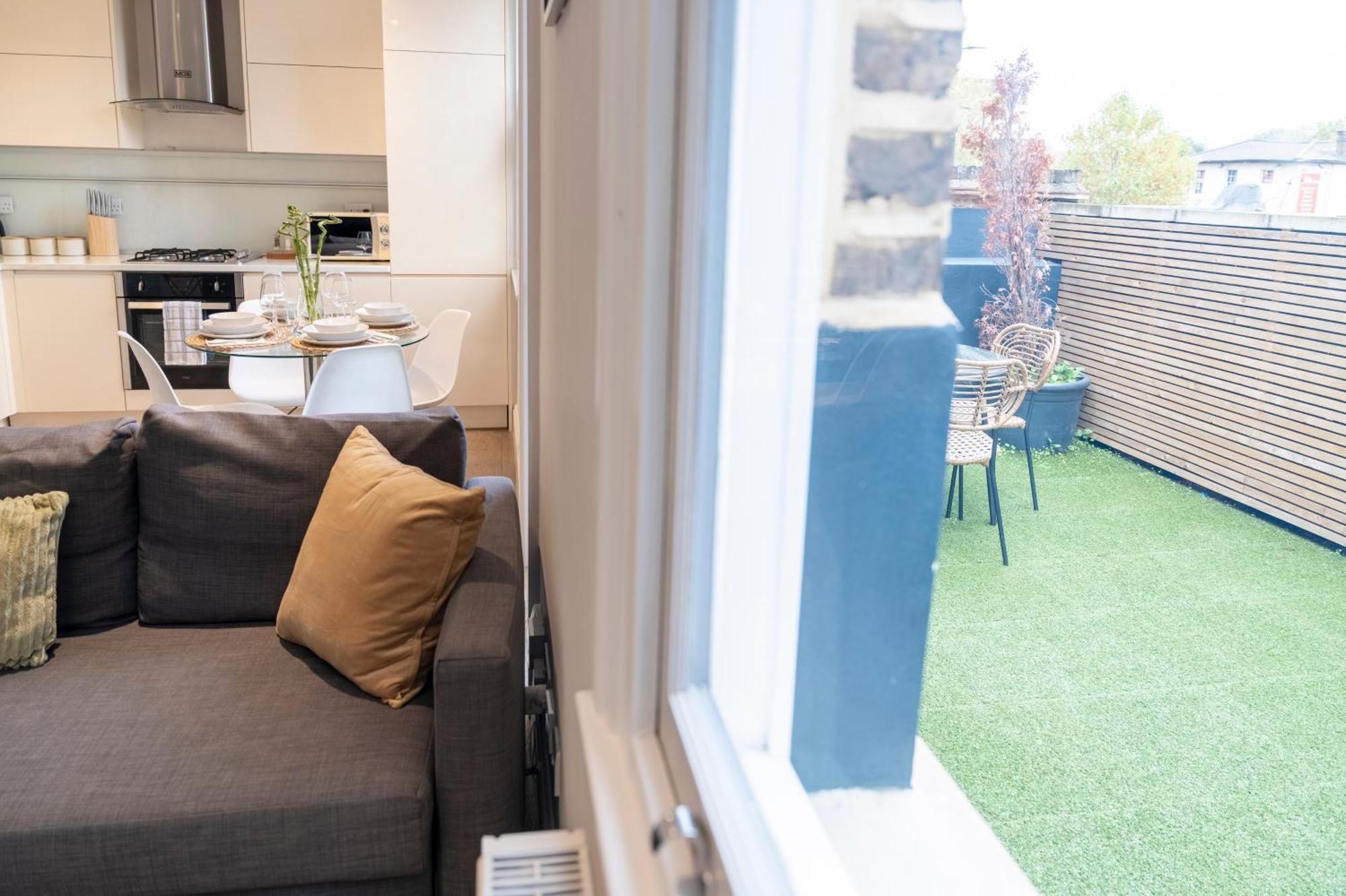 Spacious 2-bed Flat In Brixton With Private Terrace