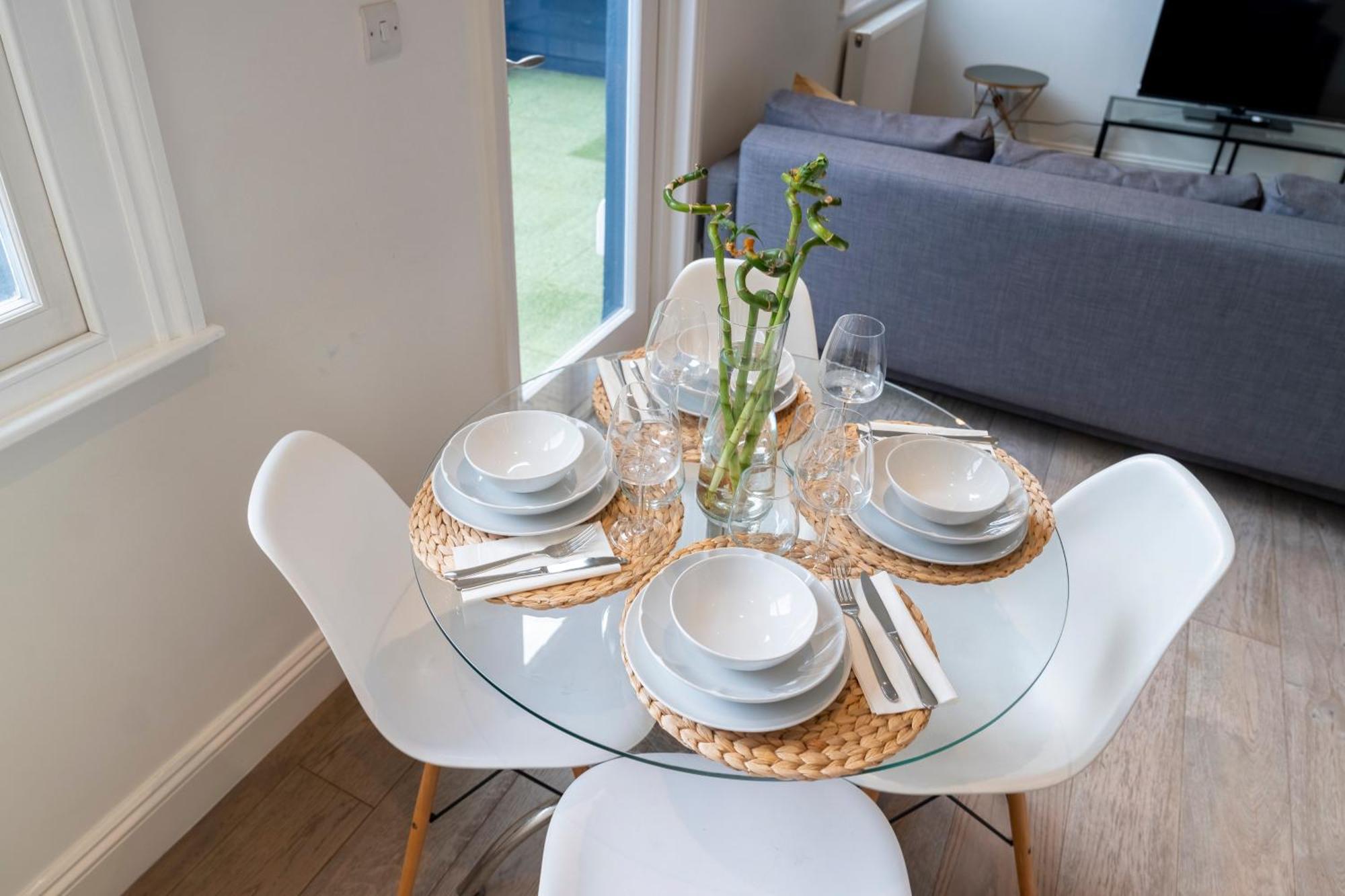 Apartment Spacious 2-bed Flat In Brixton With Private Terrace *