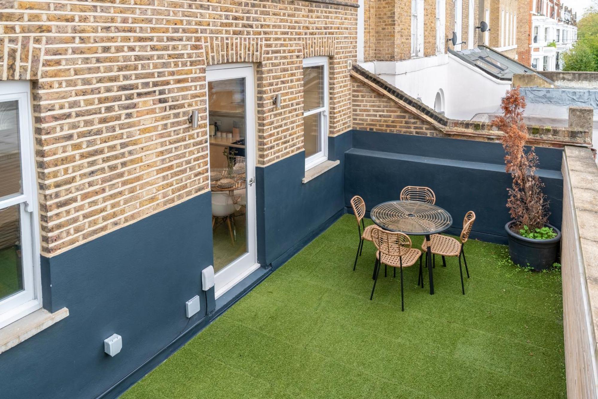 Spacious 2-bed Flat In Brixton With Private Terrace Apartment