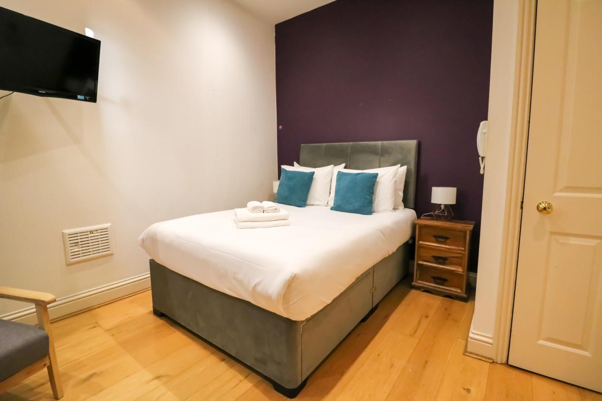 Longridge Road Apartment *