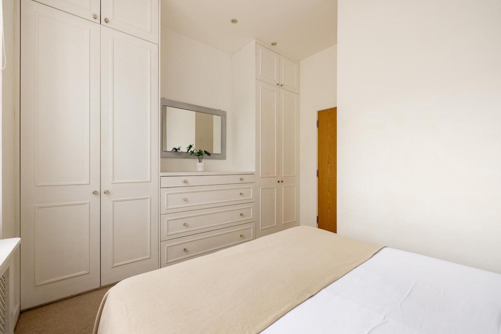 The Queenstown Apartment
