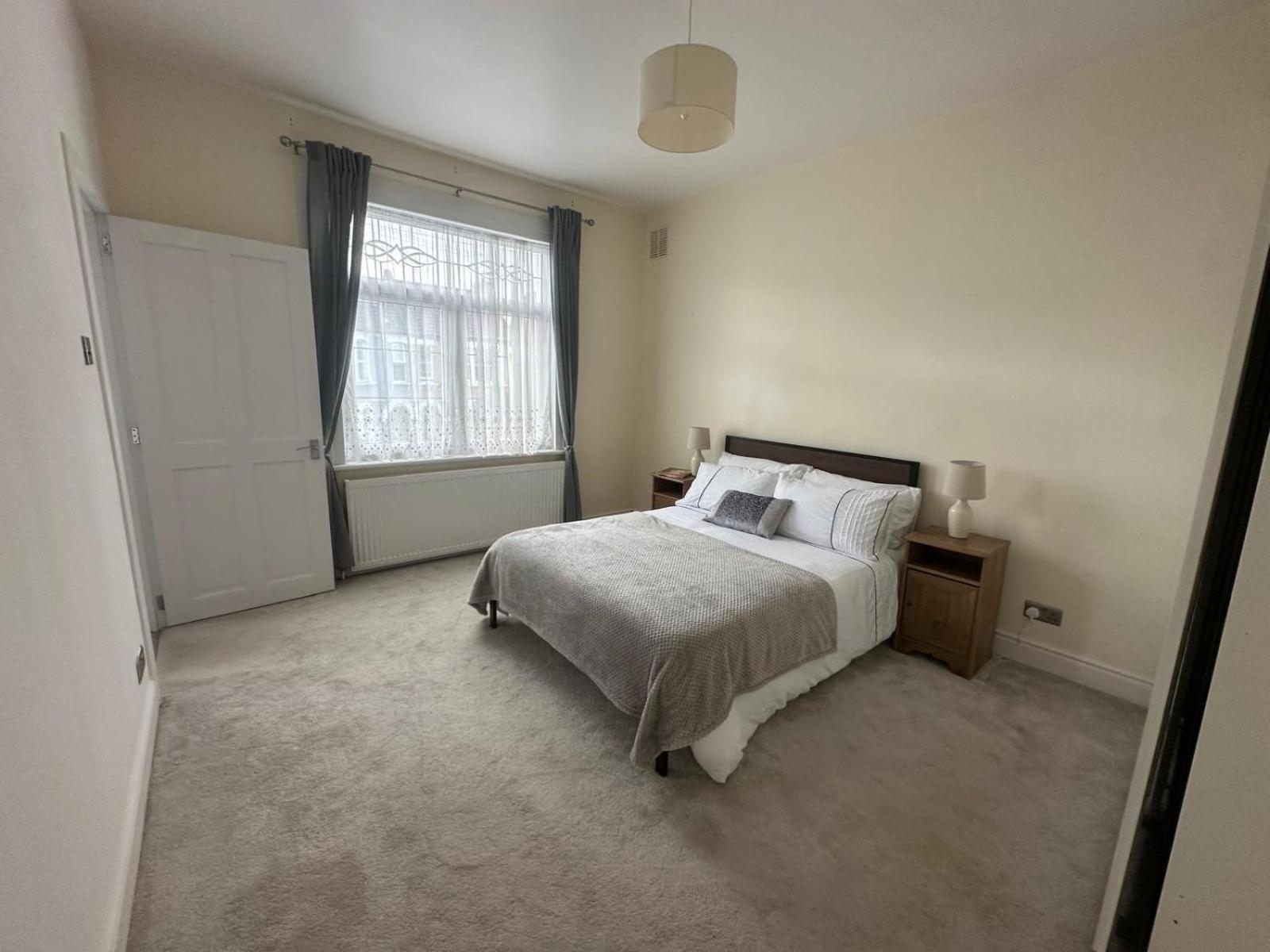 Luxurious Living 4 Bedroom Holiday home *