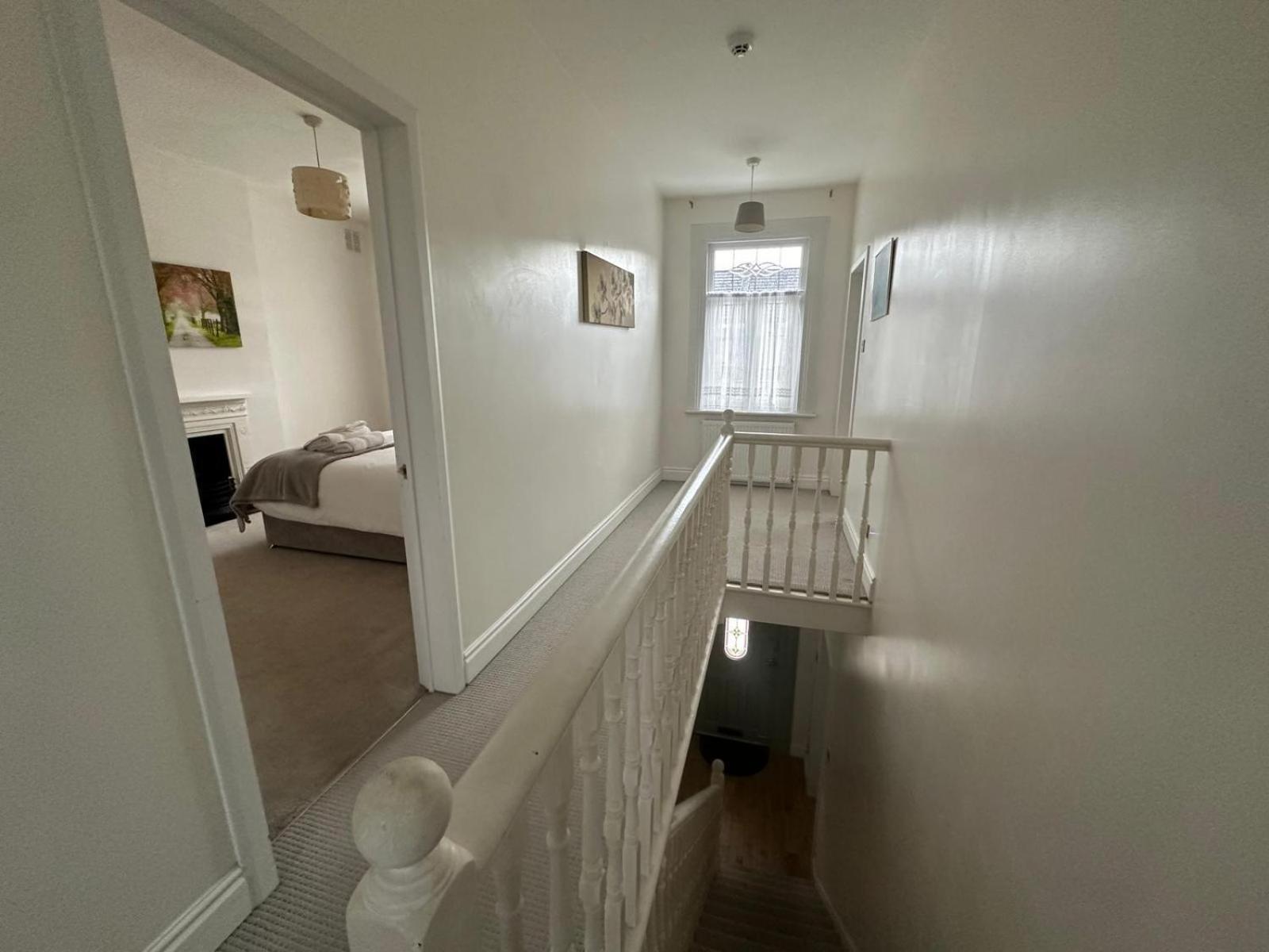 Luxurious Living 4 Bedroom Holiday home