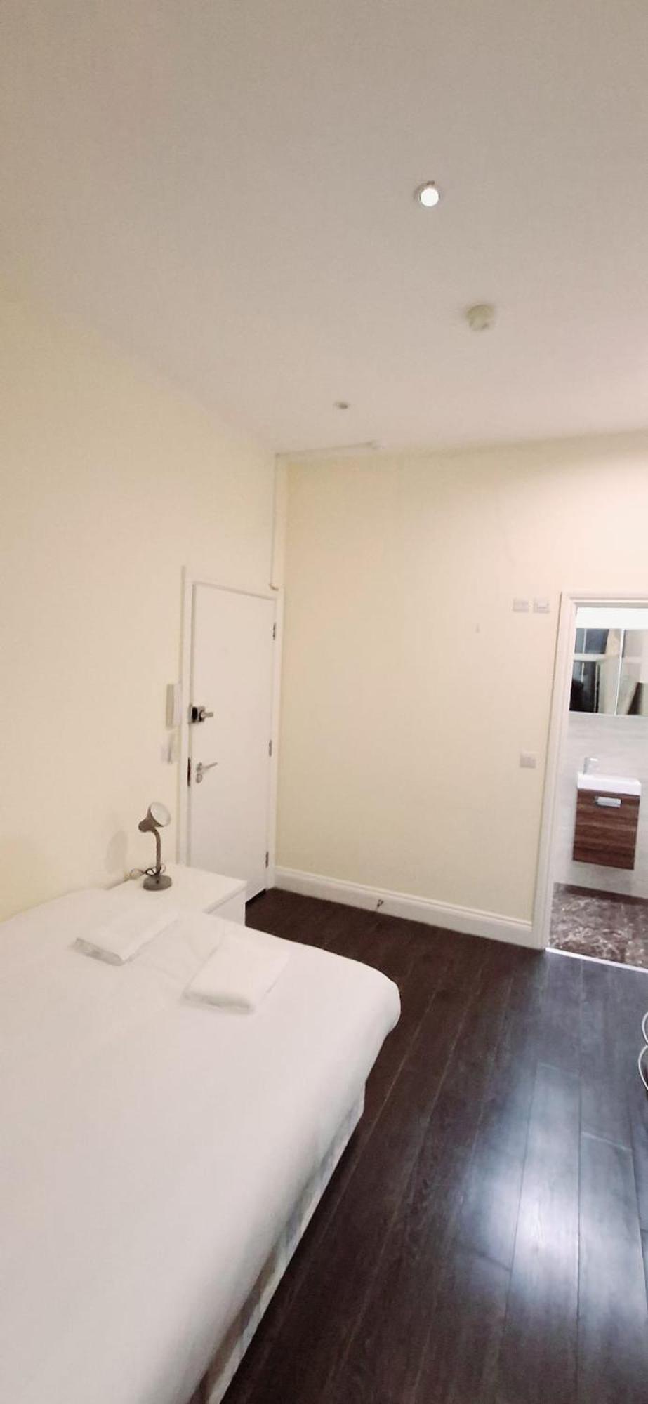 Earls Court Flats Selection Apartment
