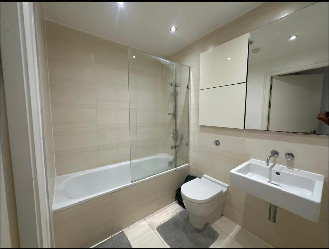 The Wembley Escape, Modern Stays, Big City Vibes London
