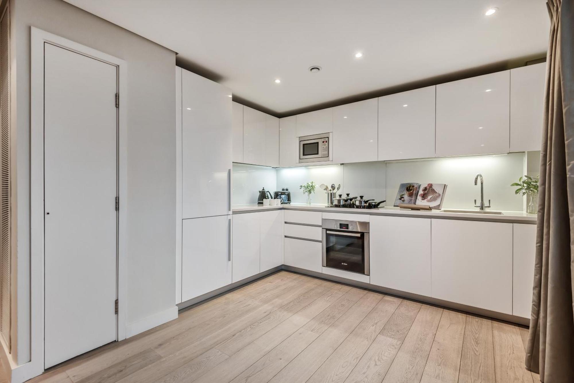 Merchant Square Apartment *