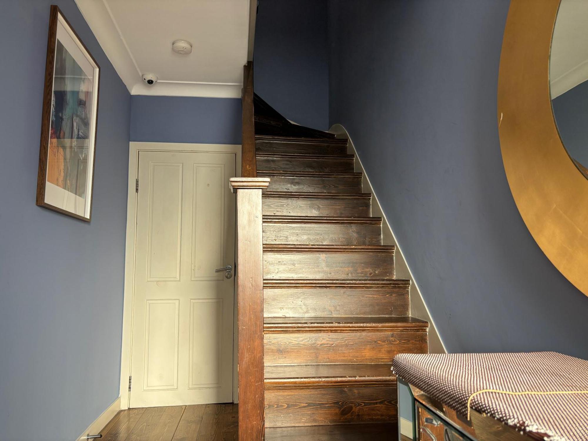 Guest house Entire House Floor Perfect For Couples & Freelancers - Available For Single Too London