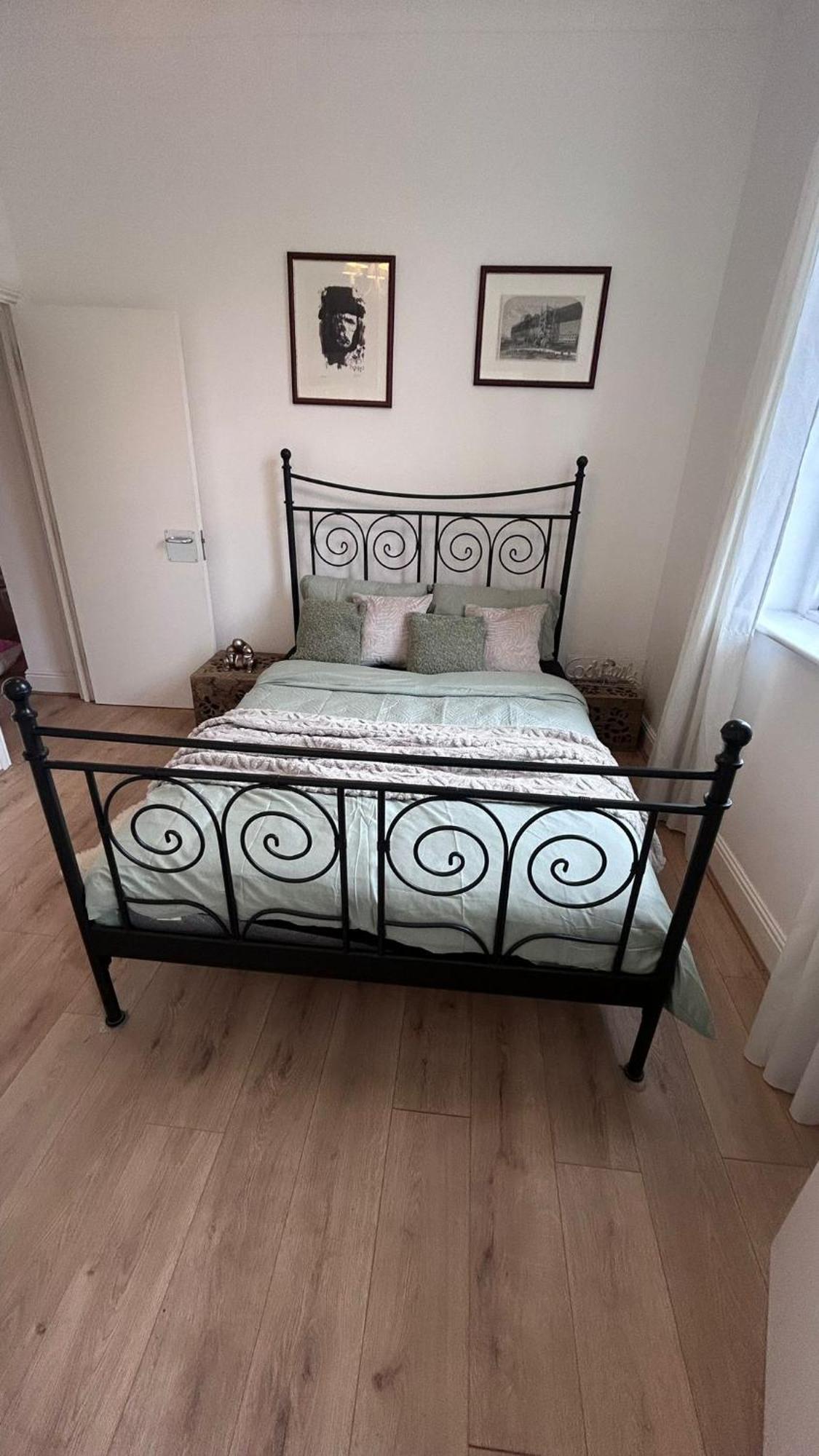 Trendy 2 Bedroom In Canary Wharf Apartment