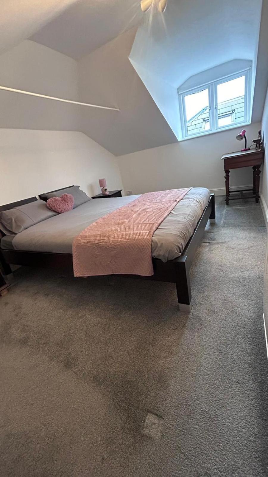 Trendy 2 Bedroom In Canary Wharf Apartment *