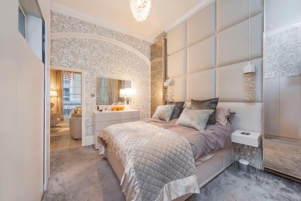 Luxurious Trafalgar Square * Londres