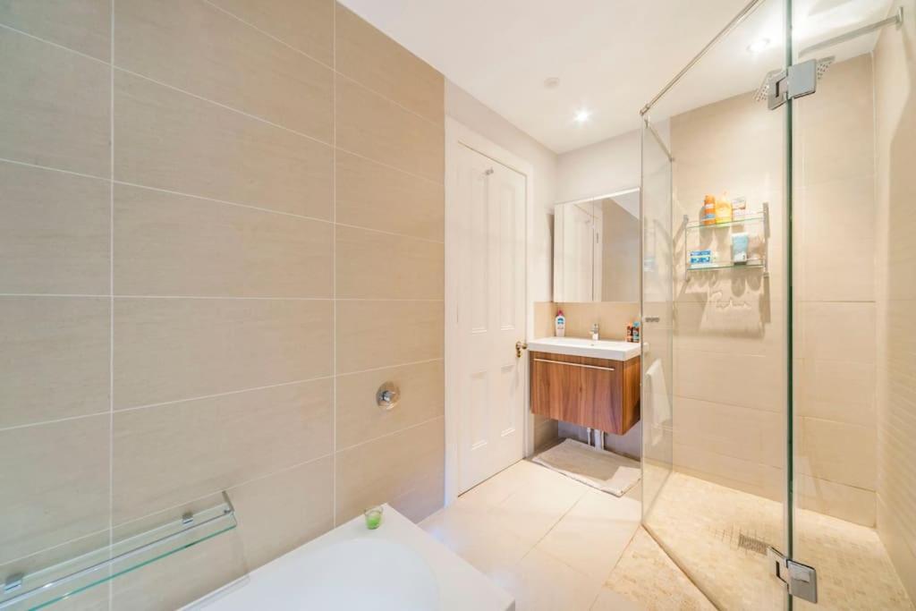 Luxurious Trafalgar Square Apartamento *