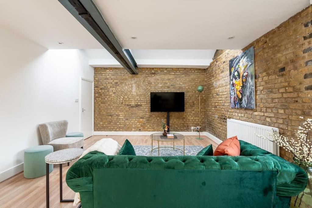 Stylish Apartment *