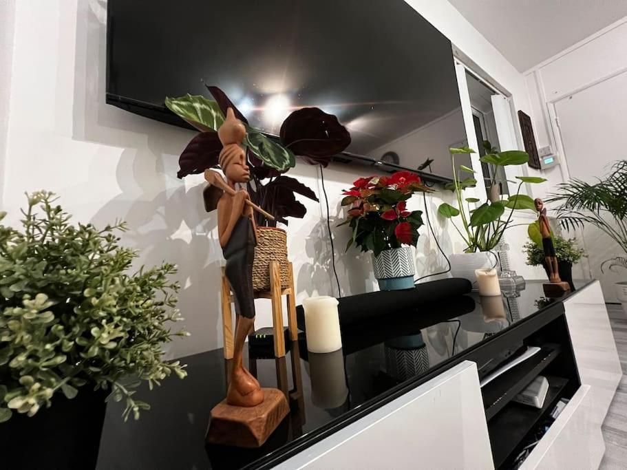 Apartment 1-bed Flat With Fast Wi-fi In Prime Location 15mins From London