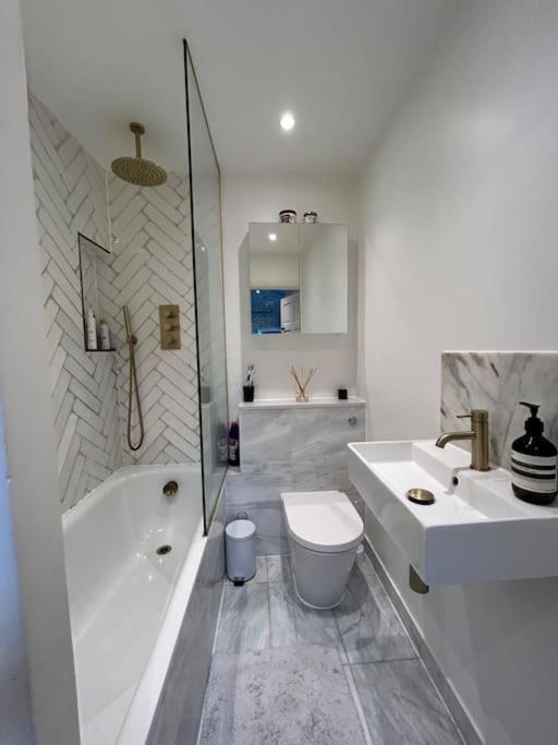 Stunning 2 Bed Fulham London