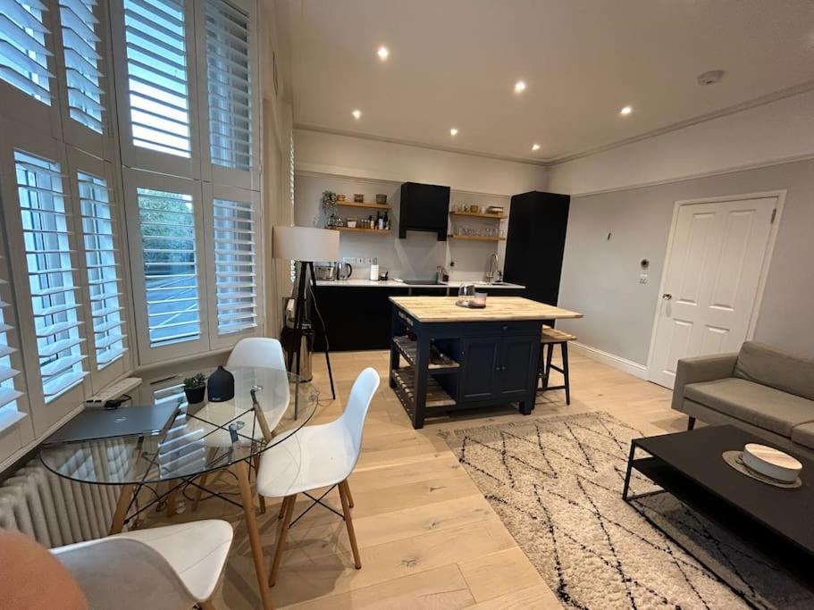 Apartment Stunning 2 Bed Fulham London