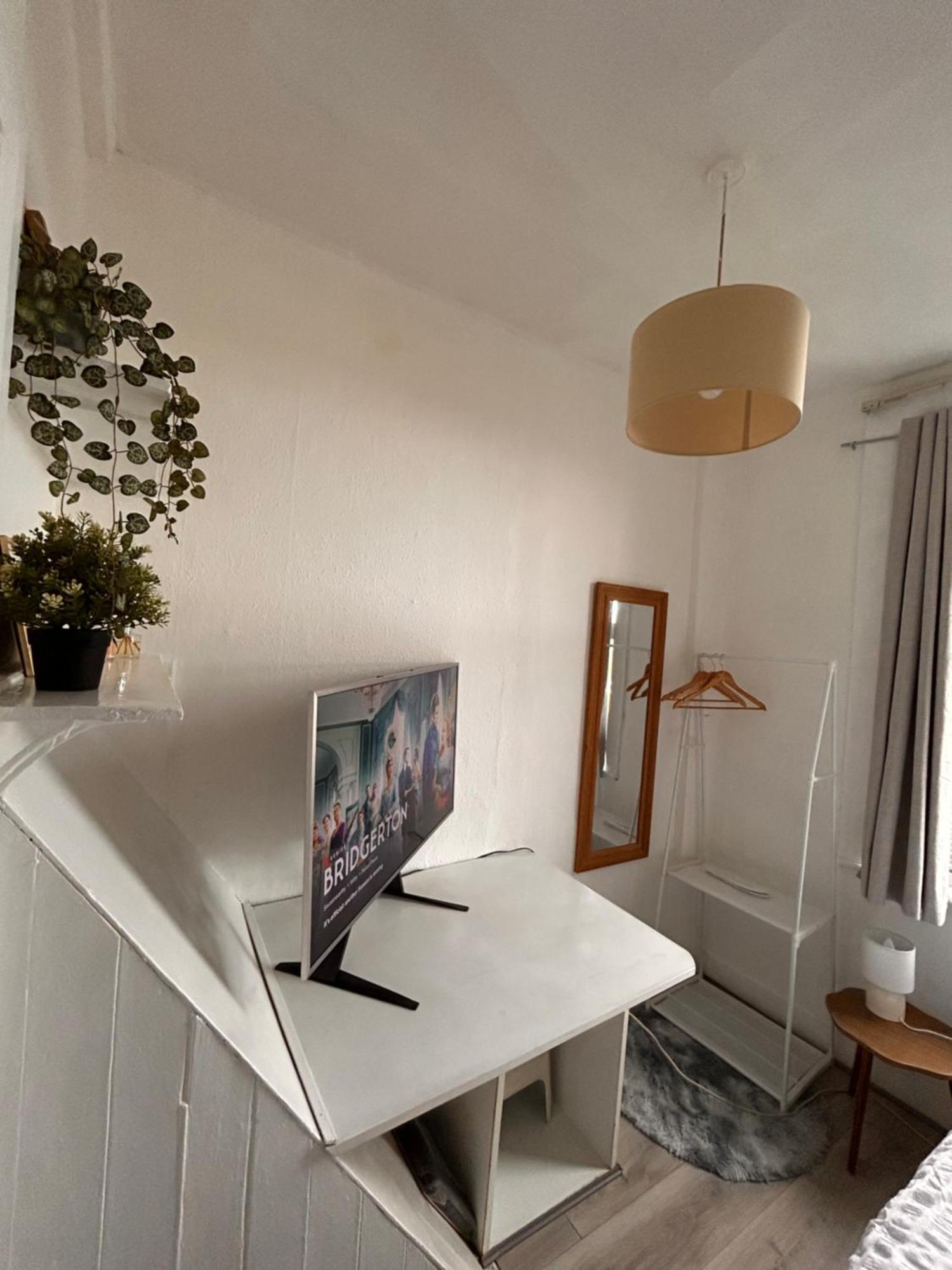 Cozy Single Near Station * London