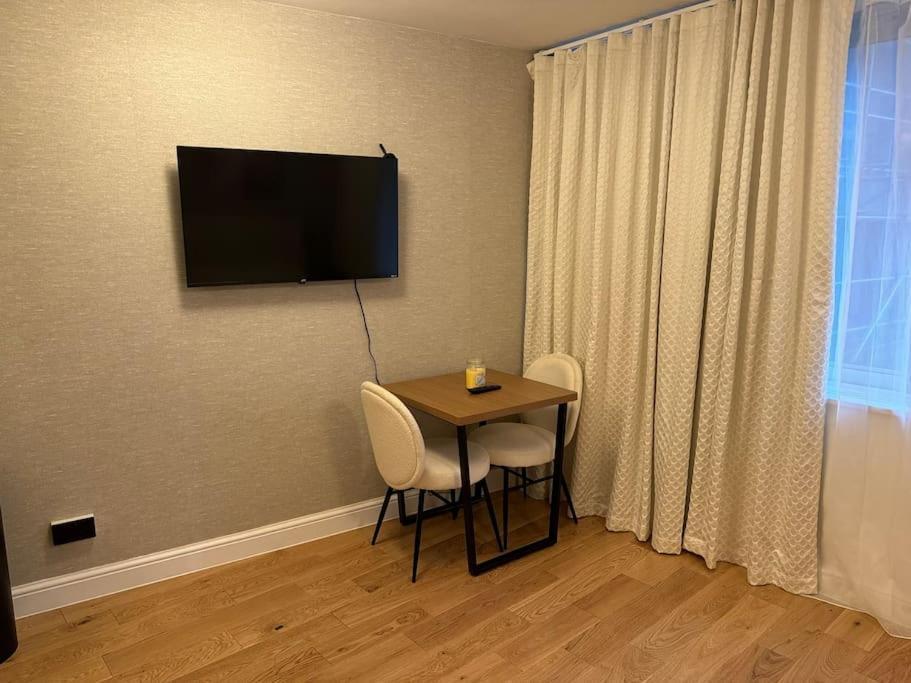 Modern In London, Zone 1 * Londres