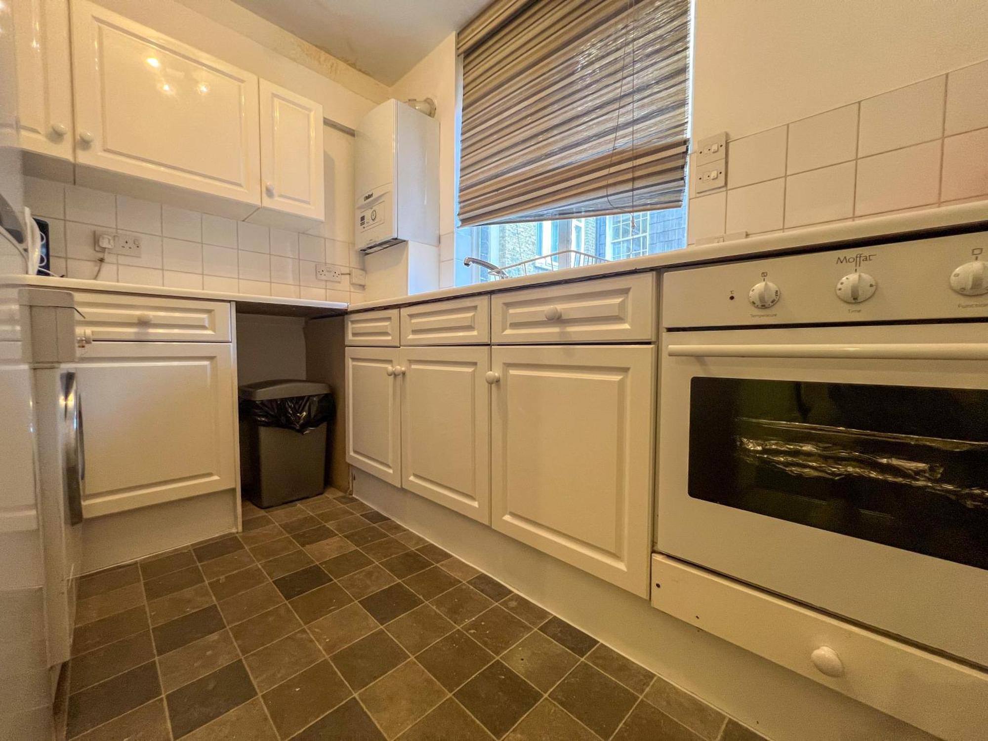 Collection In Prestigious Mayfair Location Apartment *