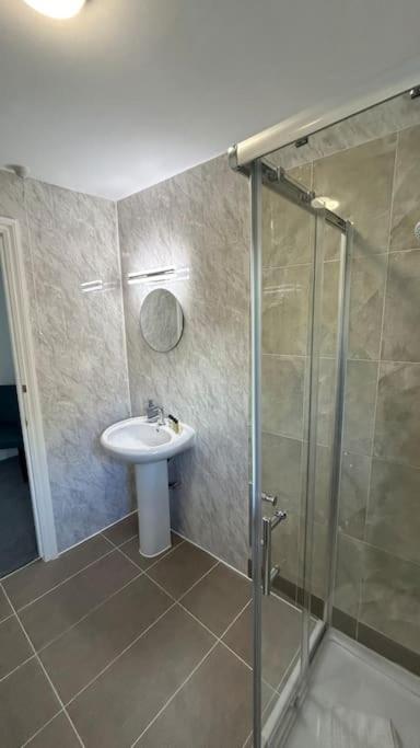 Ustay Fulham Apartment