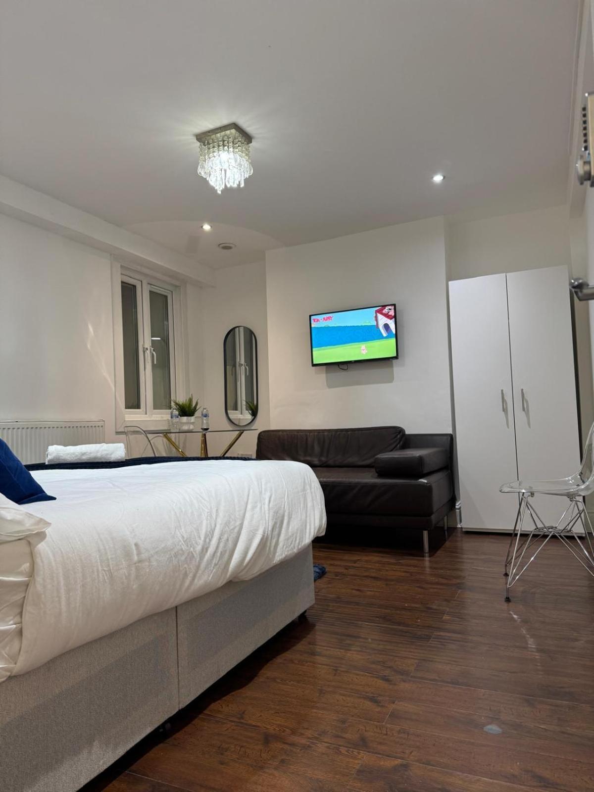 Riverside Haven Guest house *