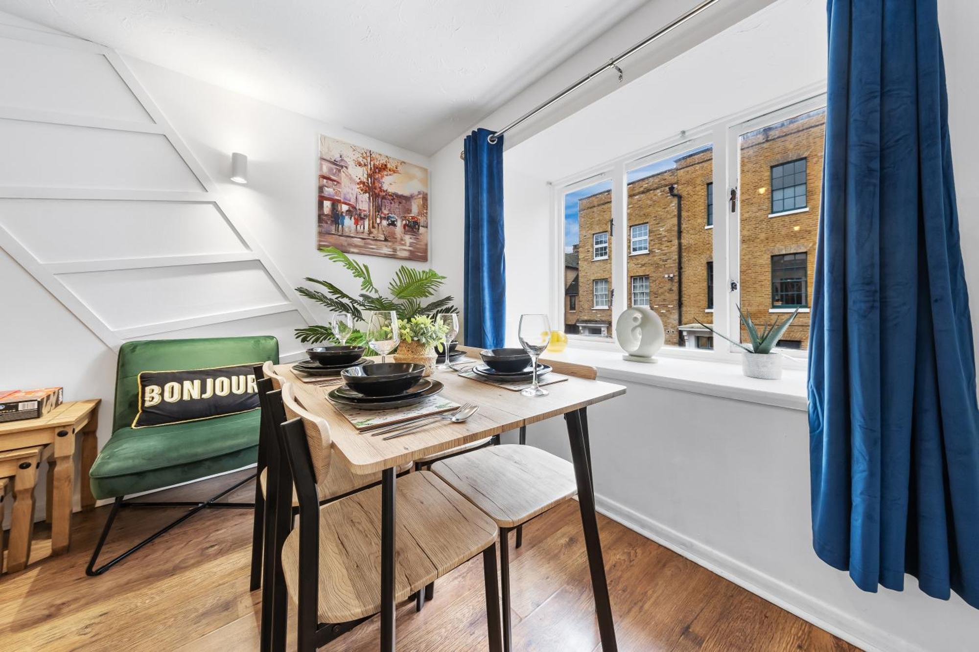 Quirky Canary 2bed, Free Parking, Smart Tv & Games *