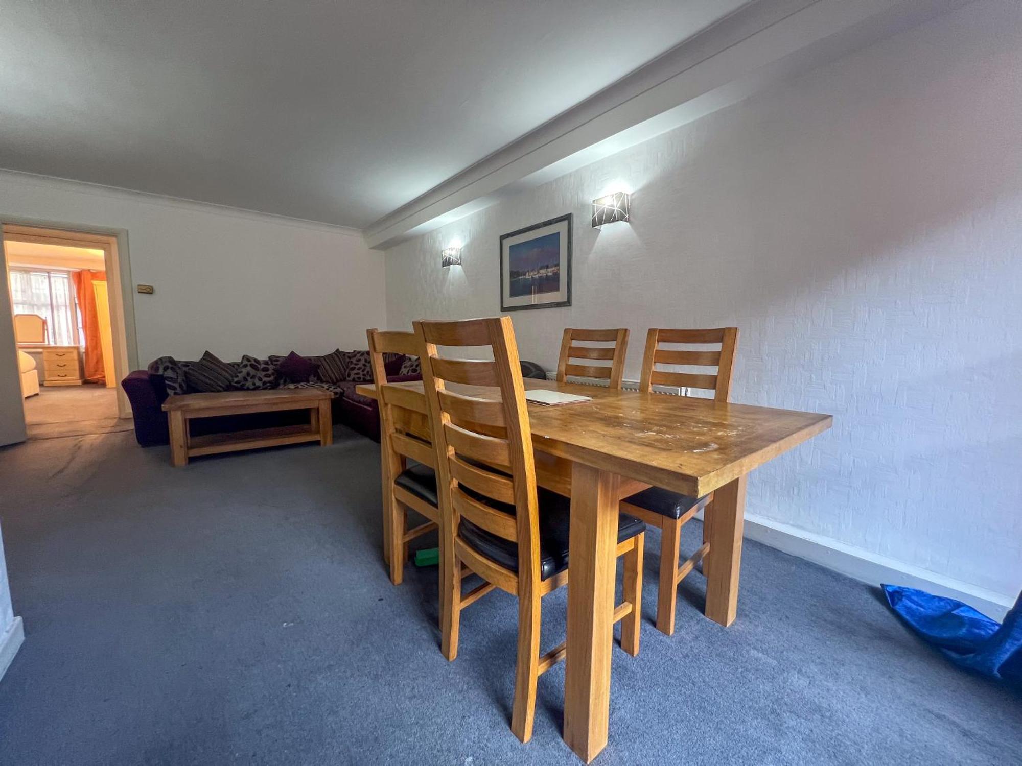 Collection In Prestigious Mayfair Location Apartment *