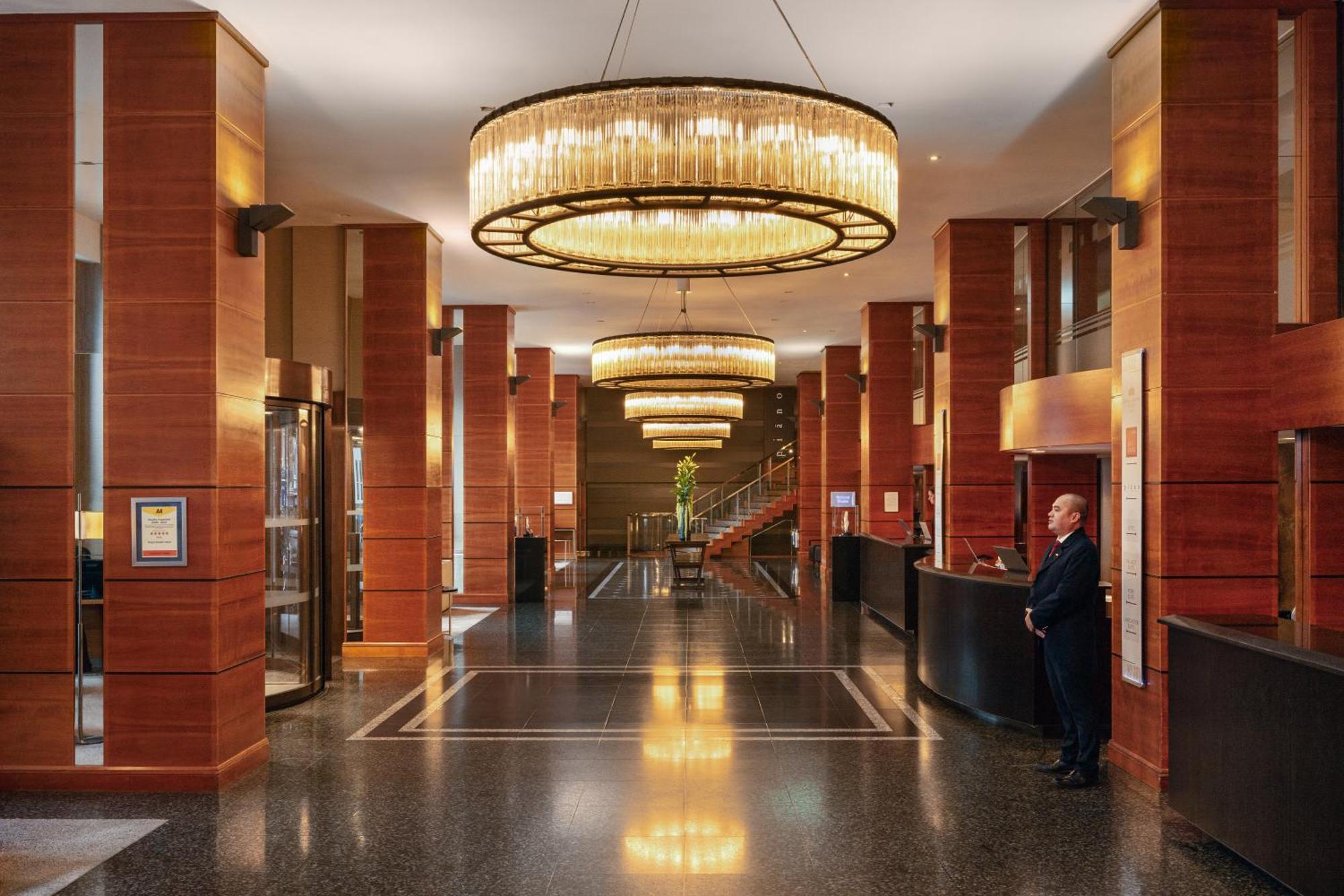 Royal Garden 5* London