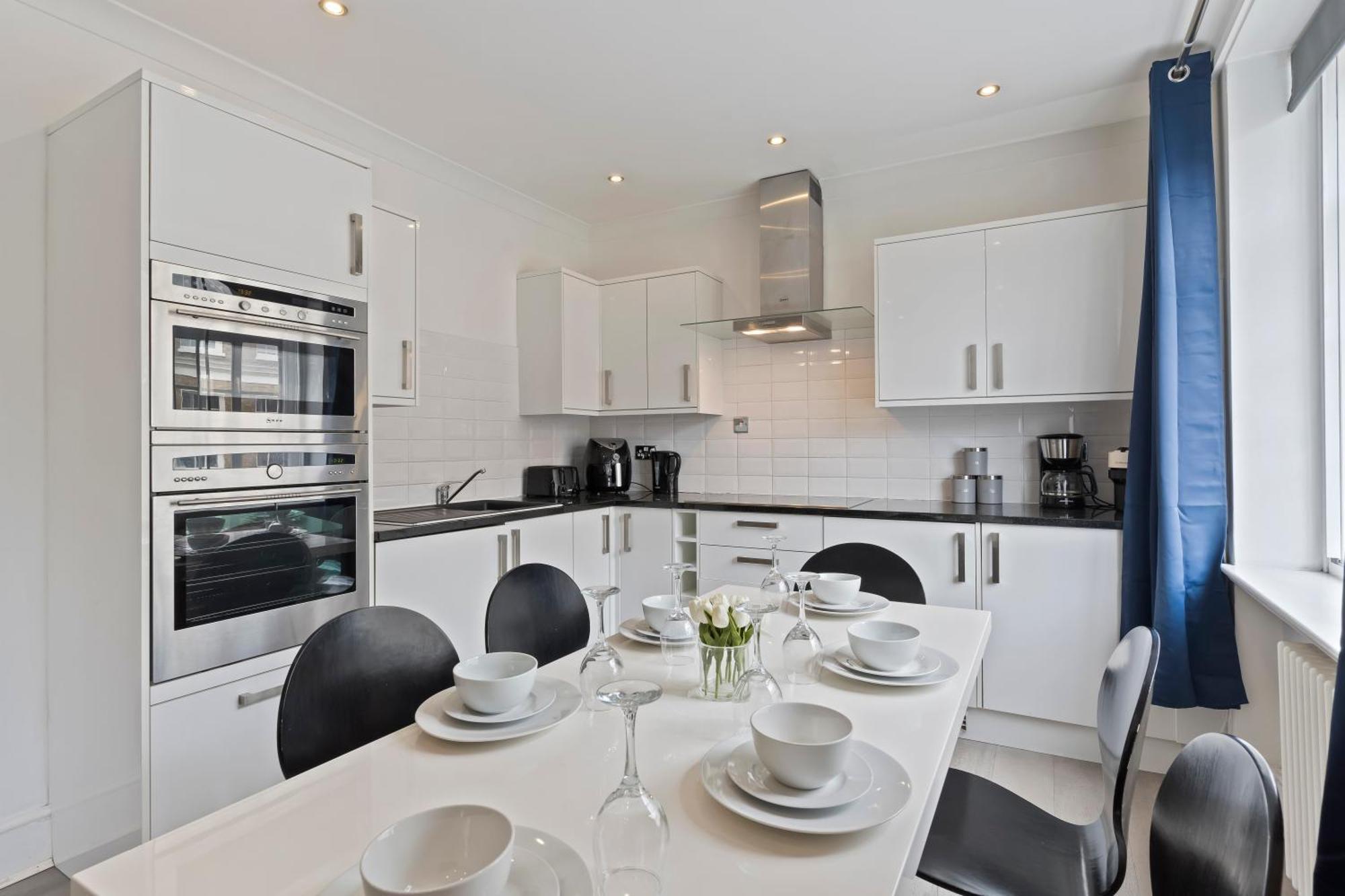 Luxury One Bedroom Two Bathroom Knightsbridge Oxford Street Apartment *