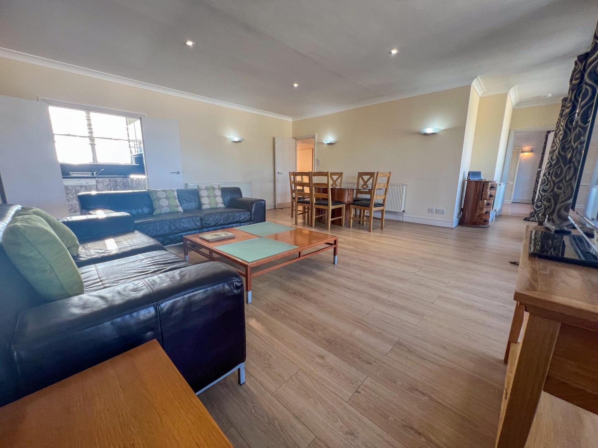 Collection In Prestigious Mayfair Location Apartment