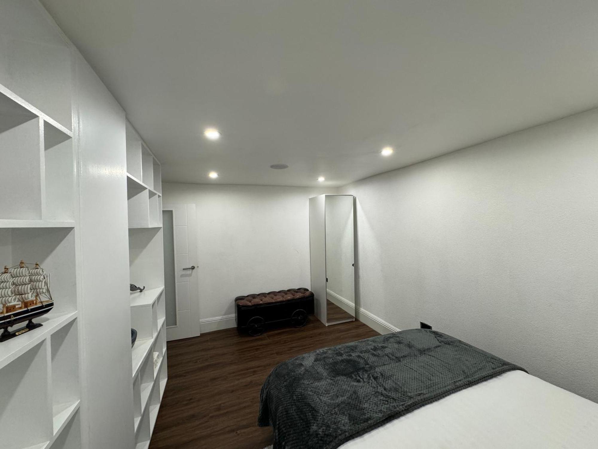 2 Bedroom Luxury Flat In Euston Apartment *