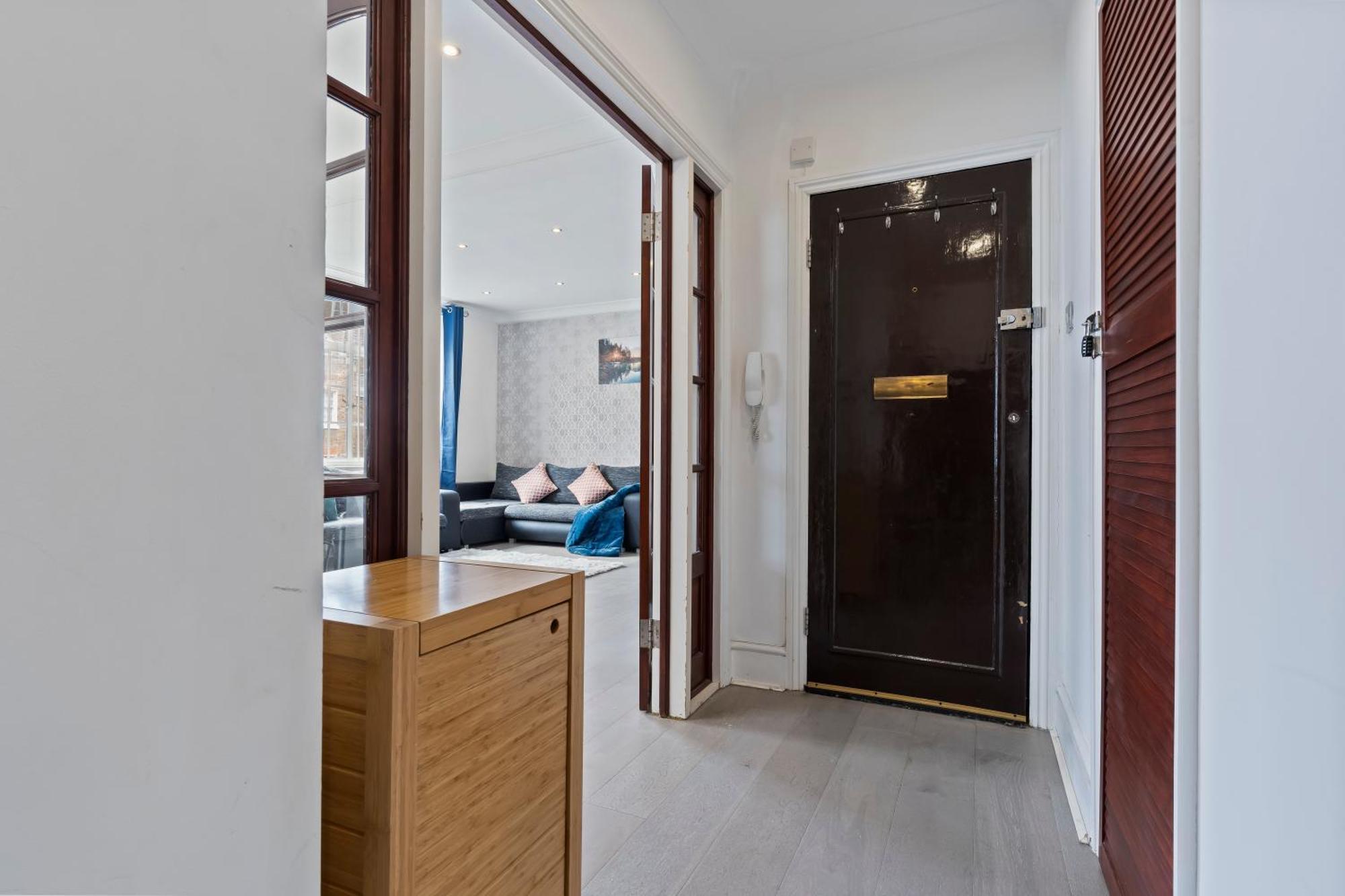 Luxury One Bedroom Two Bathroom Knightsbridge Oxford Street Apartment London