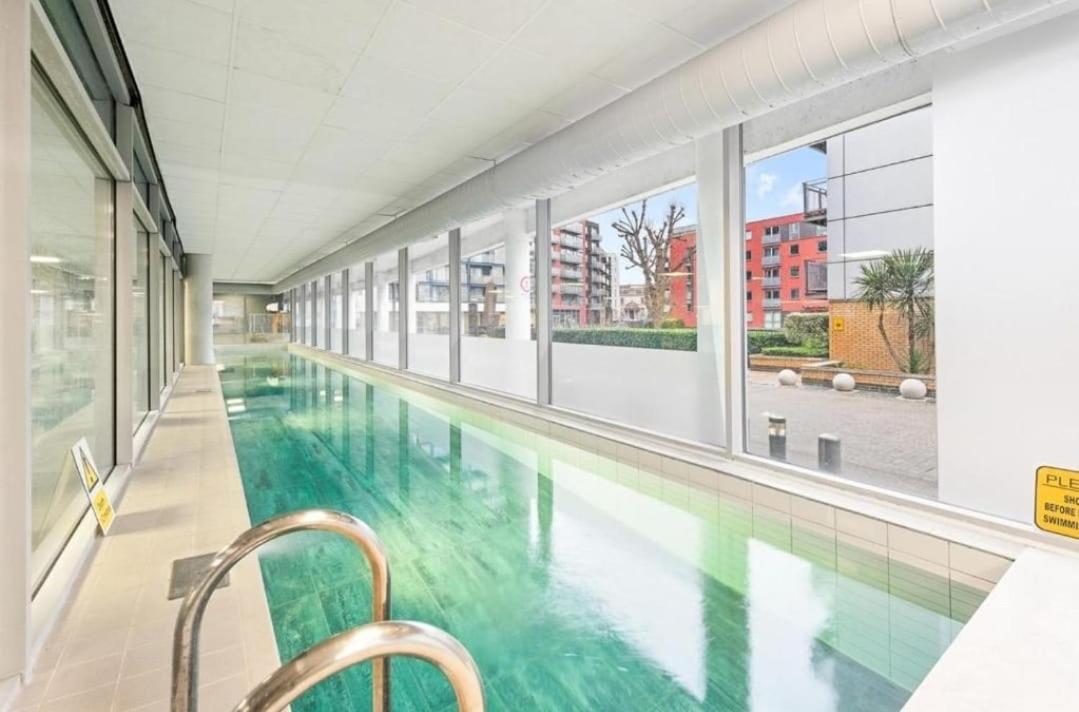 Charming 1bdr Serviced Condo! 4 Guests Pool N Free Parking *
