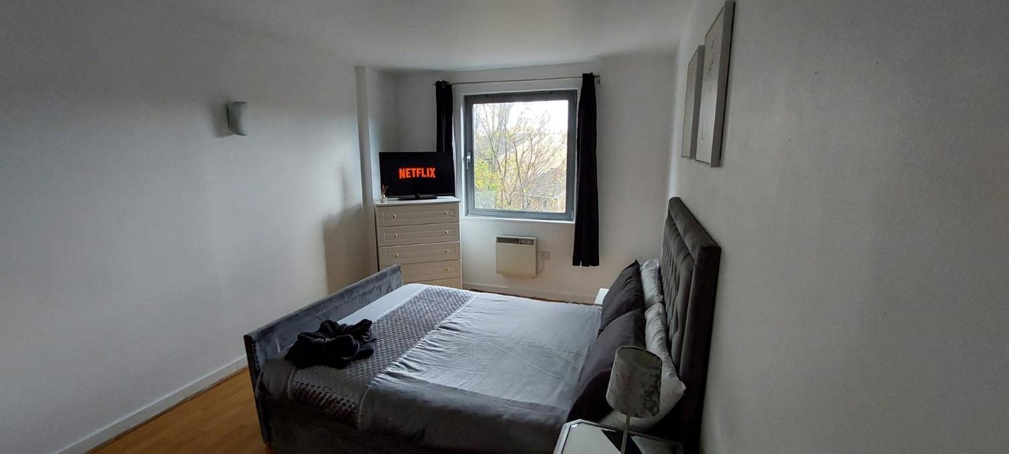 Charming 1bdr Serviced Condo! 4 Guests Pool N Free Parking * London